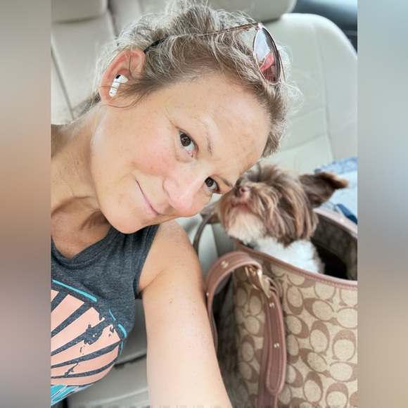 Meet your Posher, Dana - Picture 13 of 16